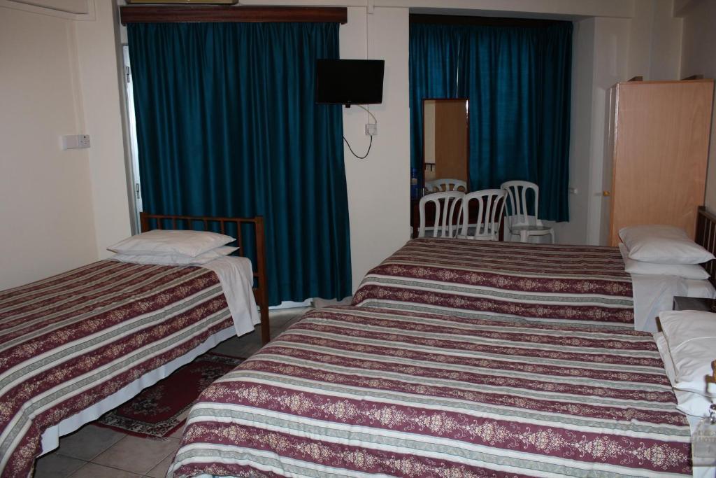Delphi Hotel Nicosia Room photo