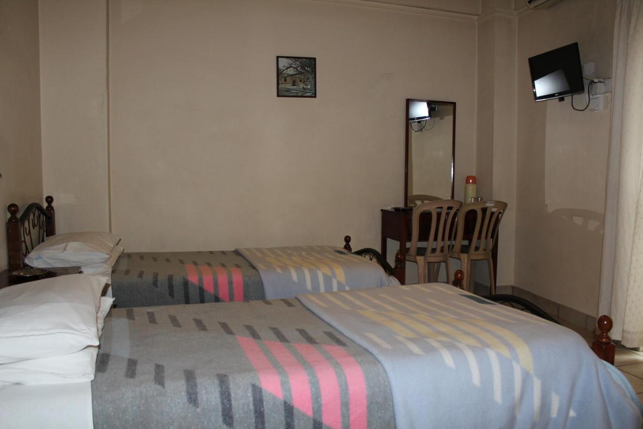 Delphi Hotel Nicosia Room photo